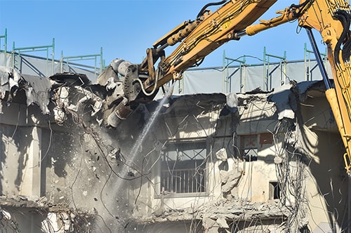 【ニュース解説】アスベスト解体作業で事故相次ぐ|安全管理と補償制度に課題