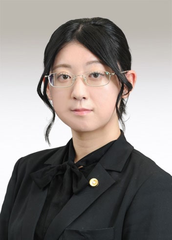 弁護士 向野 花音