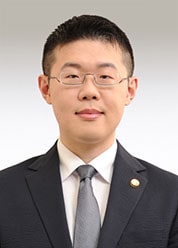 趙 顯哲