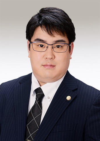 弁護士&nbsp;佐藤 一賢