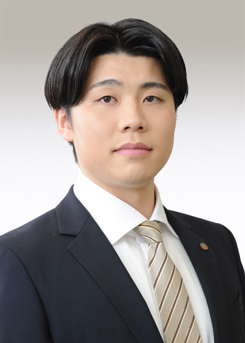 社会保険労務士&nbsp;岡本 龍真