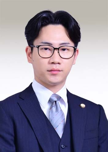弁護士&nbsp;中原 優