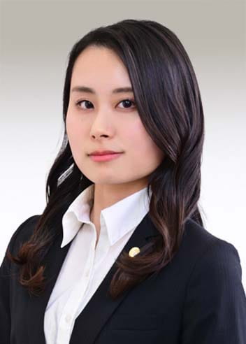弁護士&nbsp;黒松 真衣