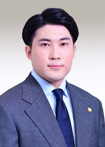 弁護士&nbsp;豊嶋 丈司