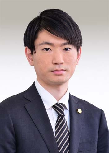 弁護士&nbsp;小出 倖規