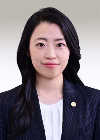 弁護士&nbsp;藤原 佑月
