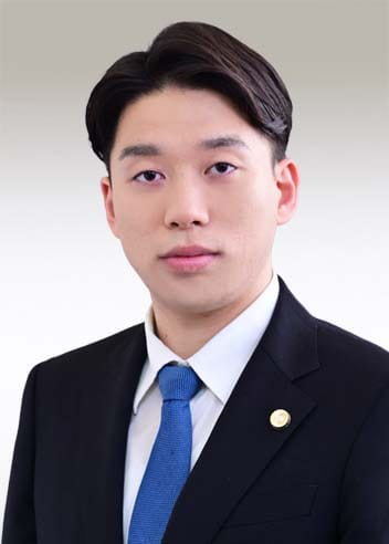 弁護士&nbsp;田中 健太郎